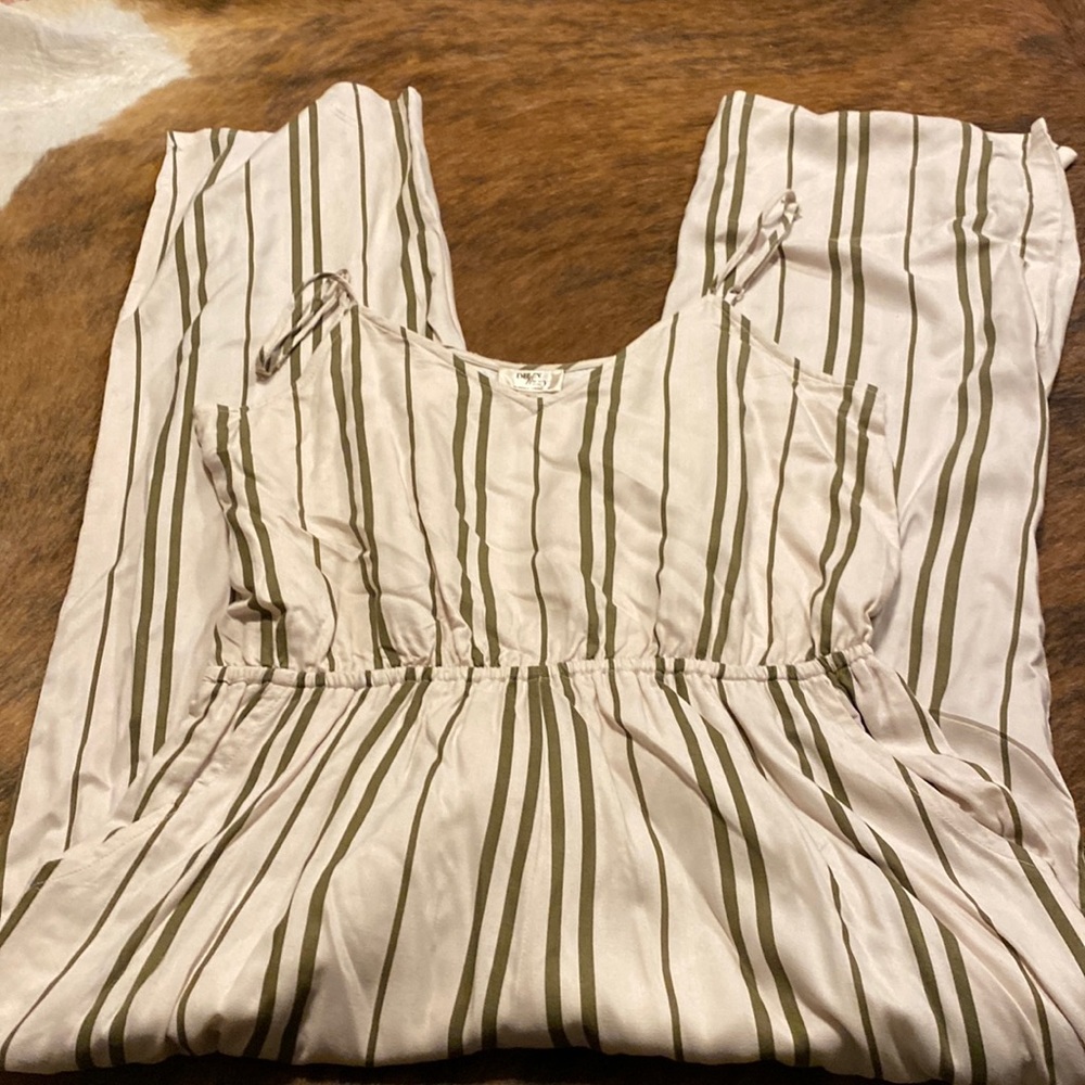 Cream and olive jumpsuit with pockets
